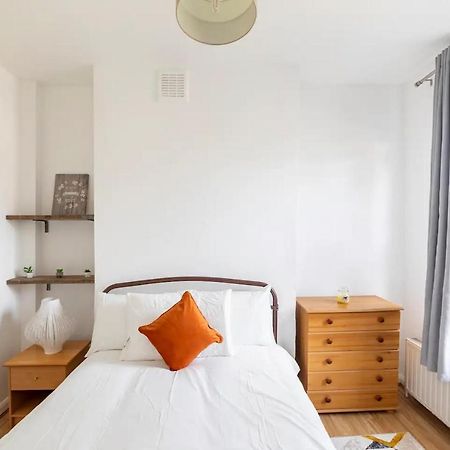 Large, Bright And Spacious 3 Bed Flat In Londen Buitenkant foto