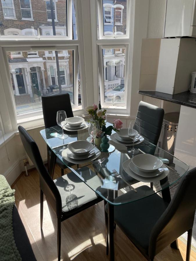 Large, Bright And Spacious 3 Bed Flat In Londen Buitenkant foto