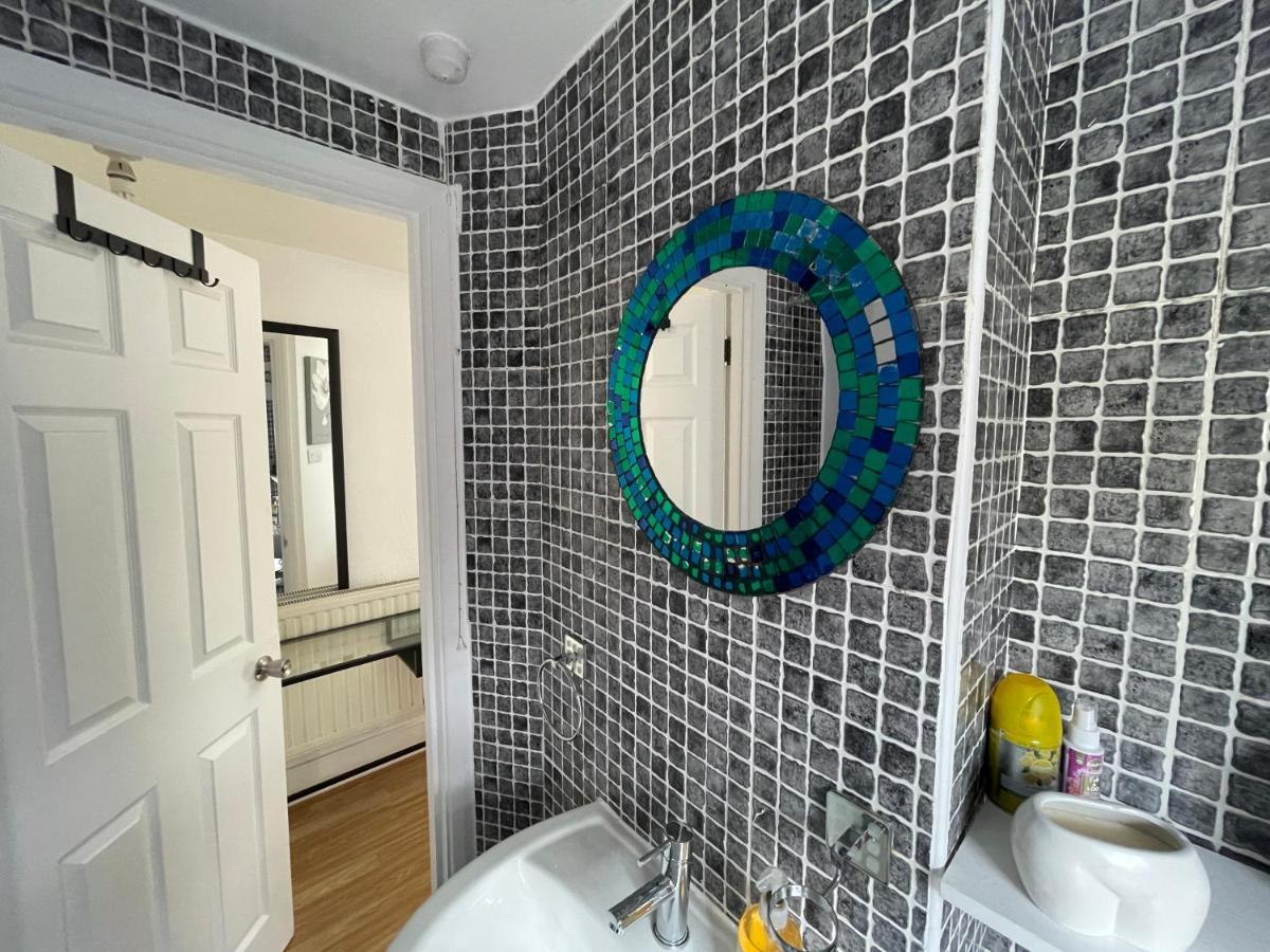 Large, Bright And Spacious 3 Bed Flat In Londen Buitenkant foto
