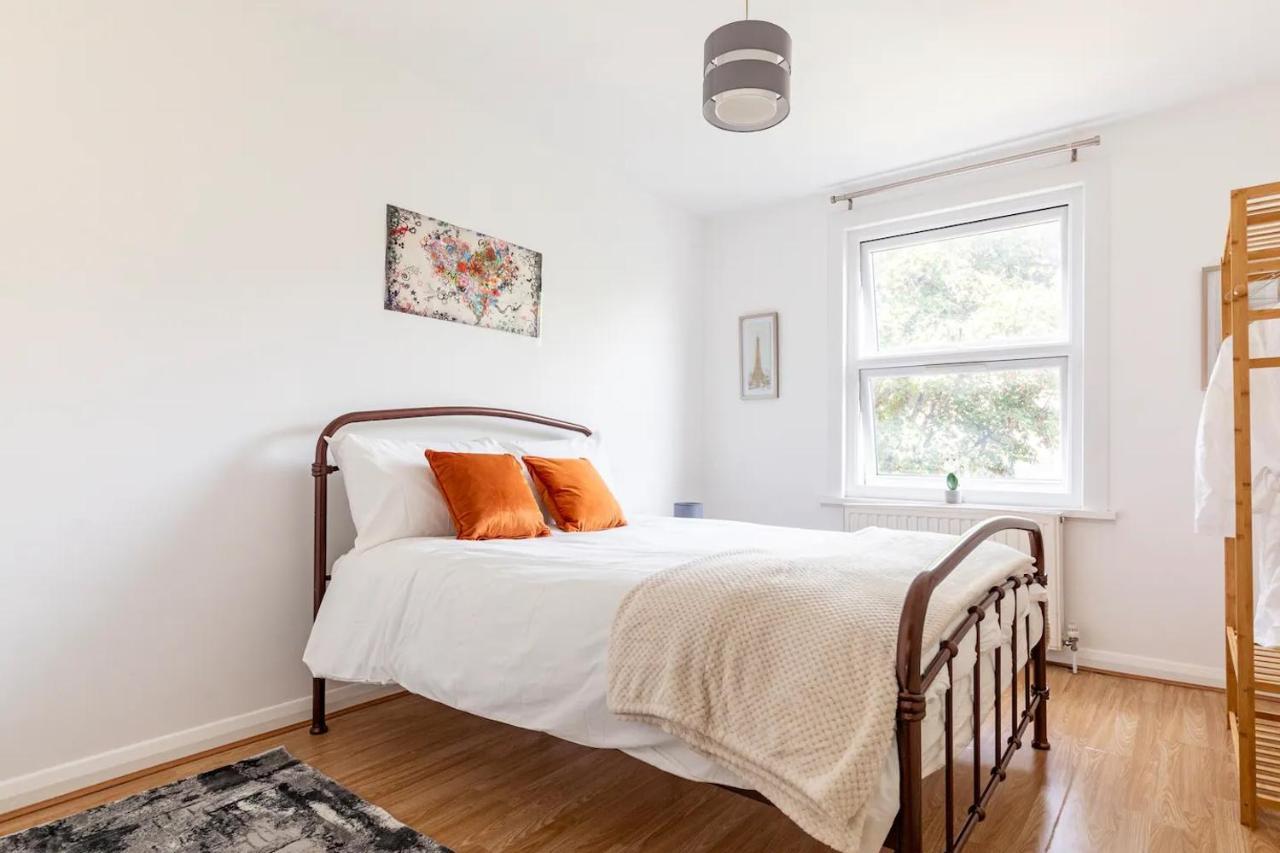 Large, Bright And Spacious 3 Bed Flat In Londen Buitenkant foto