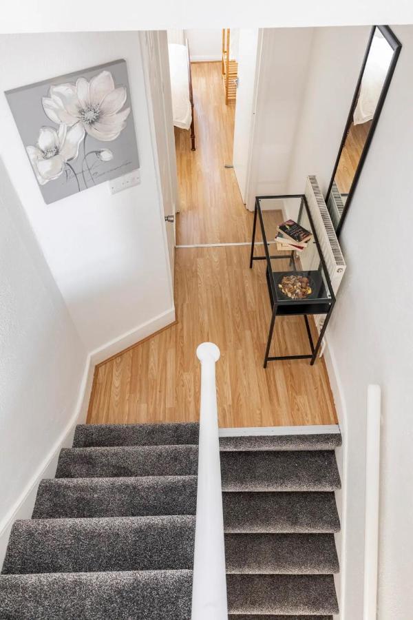 Large, Bright And Spacious 3 Bed Flat In Londen Buitenkant foto