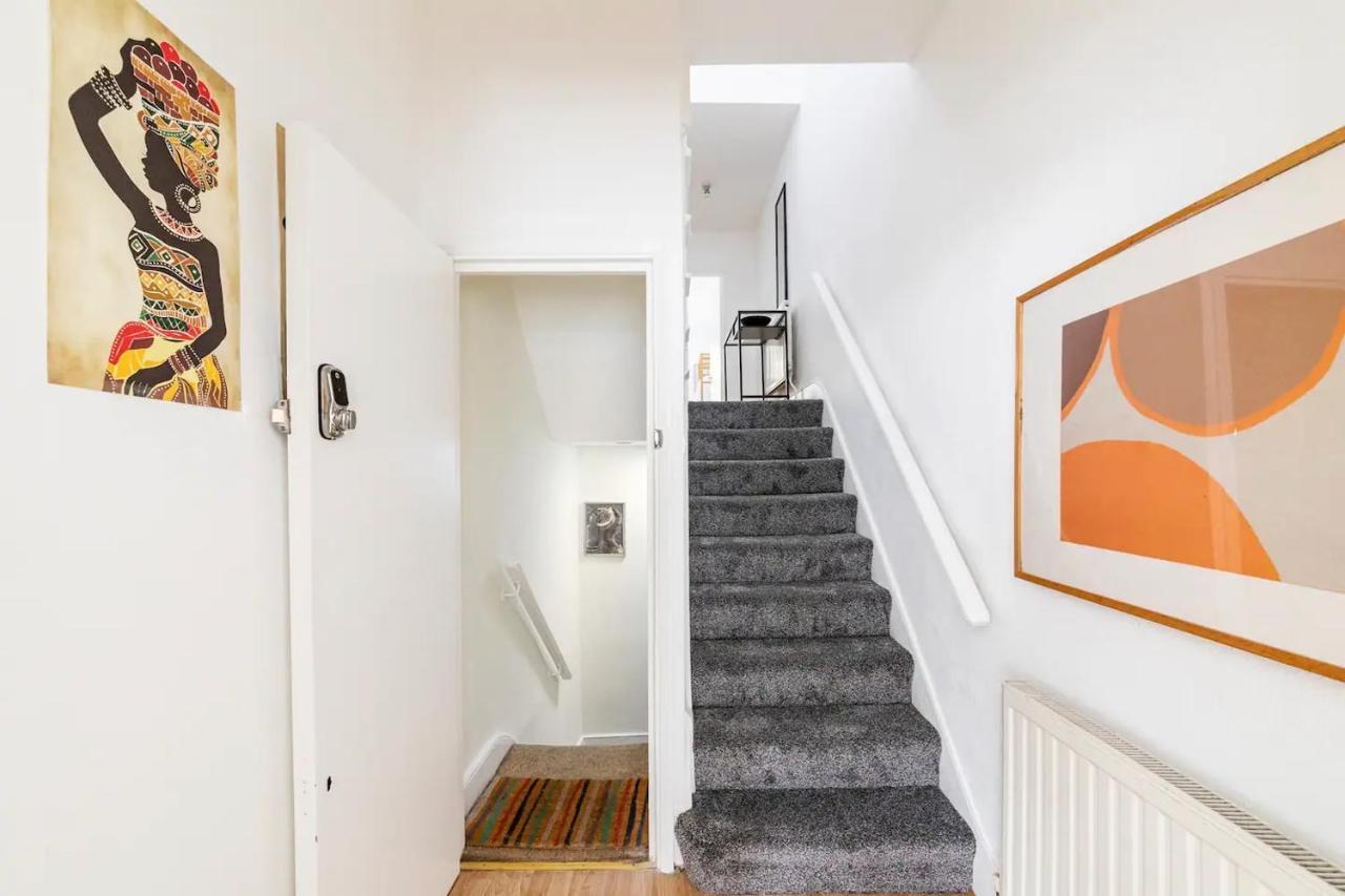 Large, Bright And Spacious 3 Bed Flat In Londen Buitenkant foto