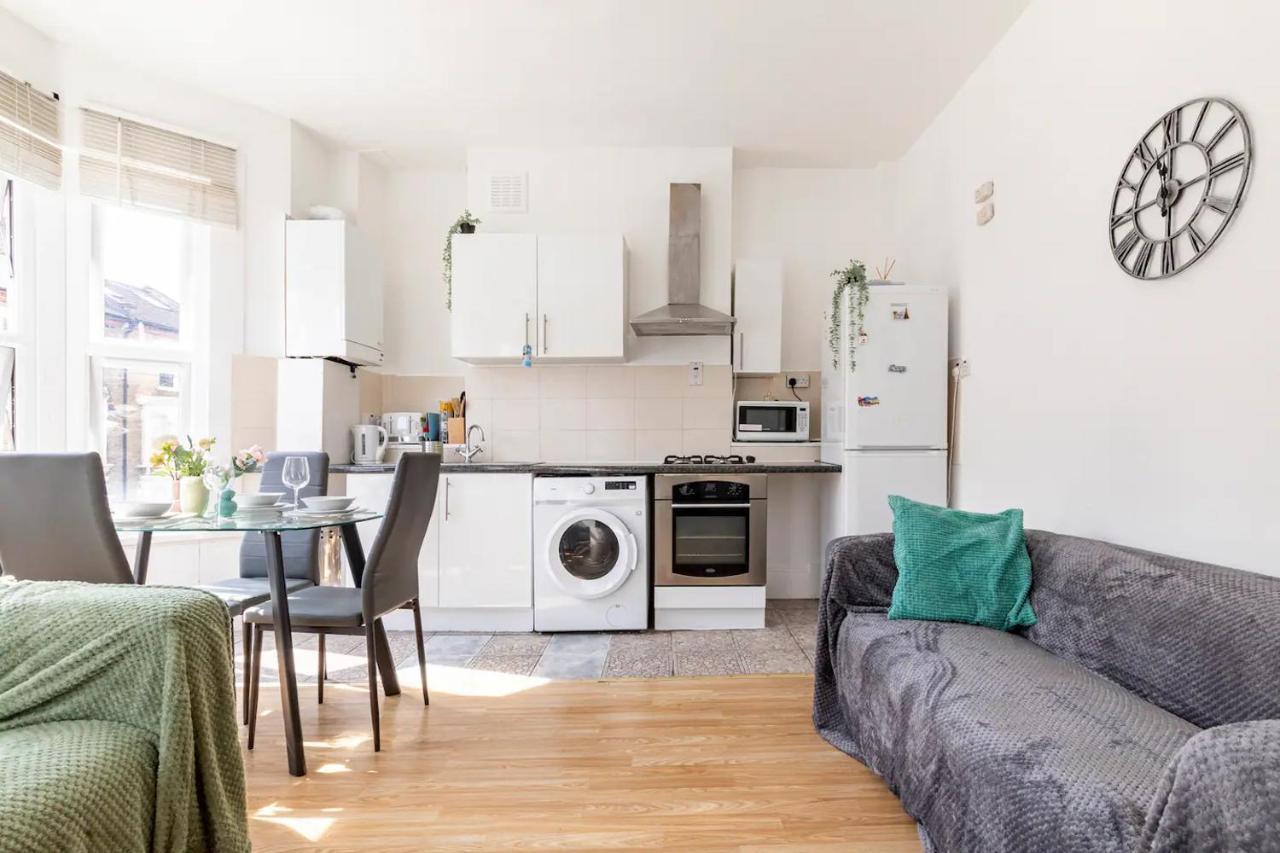 Large, Bright And Spacious 3 Bed Flat In Londen Buitenkant foto