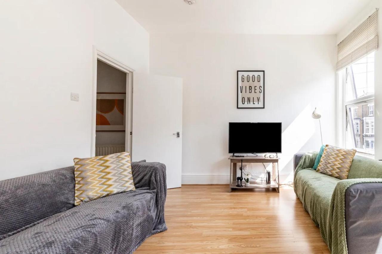 Large, Bright And Spacious 3 Bed Flat In Londen Buitenkant foto